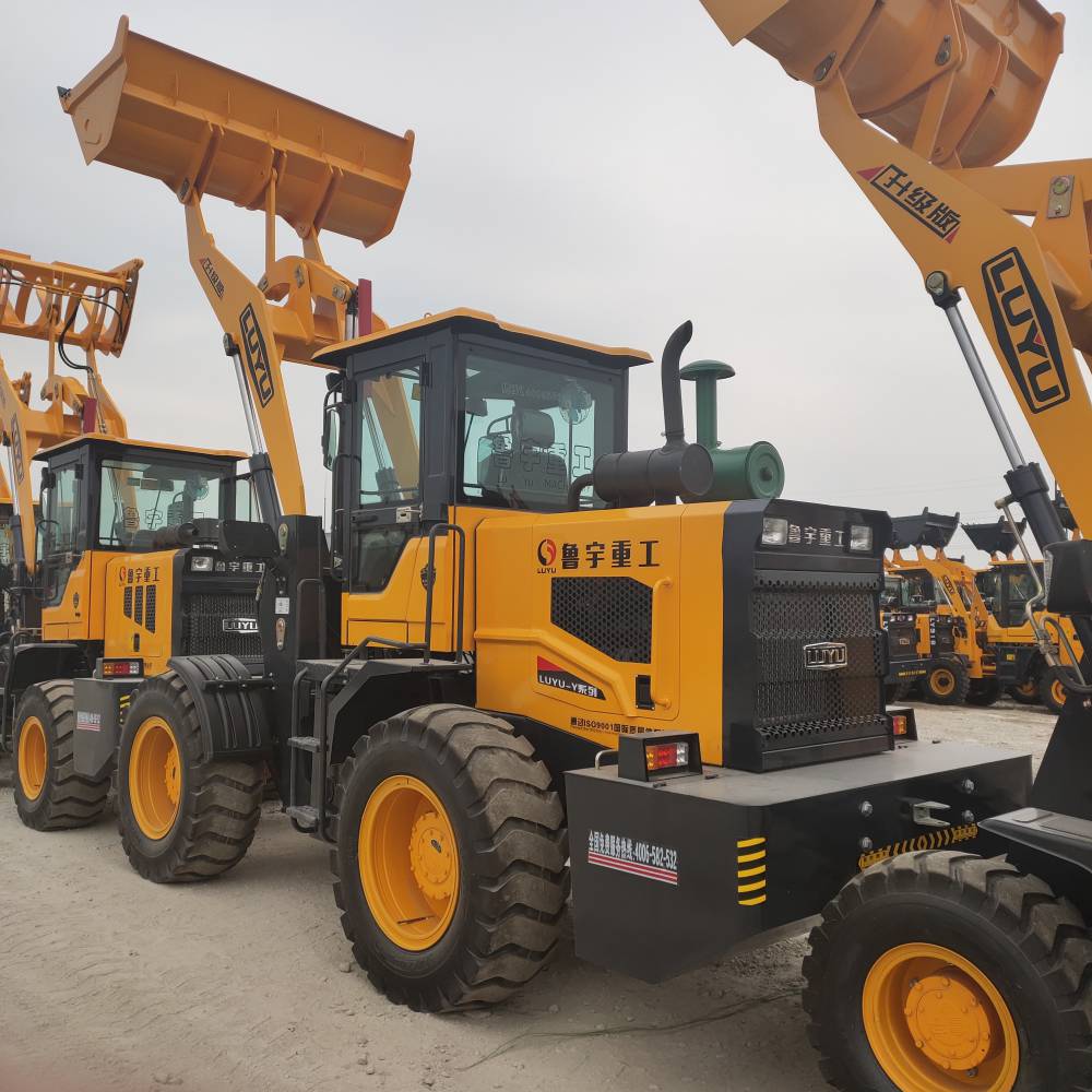 魯宇重工930小型多功能工程機(jī)械 叉木、抓木、上料一機(jī)多能