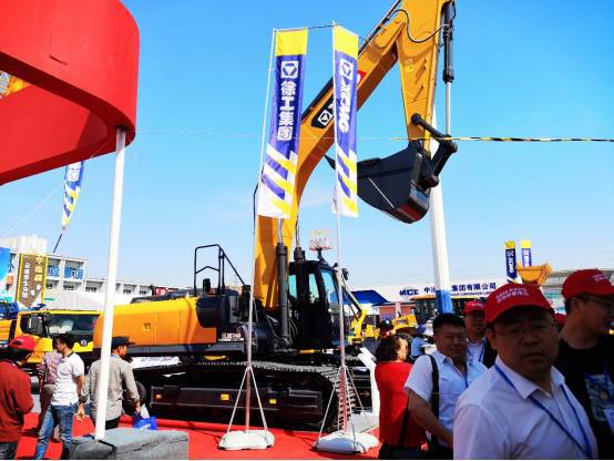 第二屆雄安工程機(jī)械展盛大開幕 千機(jī)匯聚，智繪未來新城